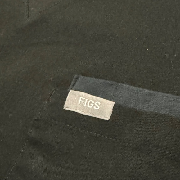 NWOT Figs Leon Men’s Scrub Top - Men’s Large (L) - Black - Picture 3 of 4